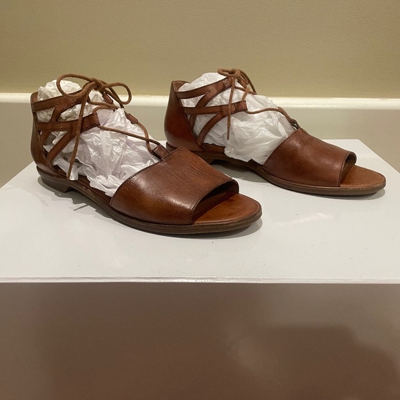 Paul Green Tan Sandals - Picture 3 of 16